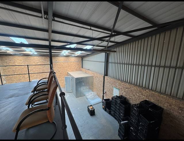 155M² WAREHOUSE TO LET IN CHLOORKOP